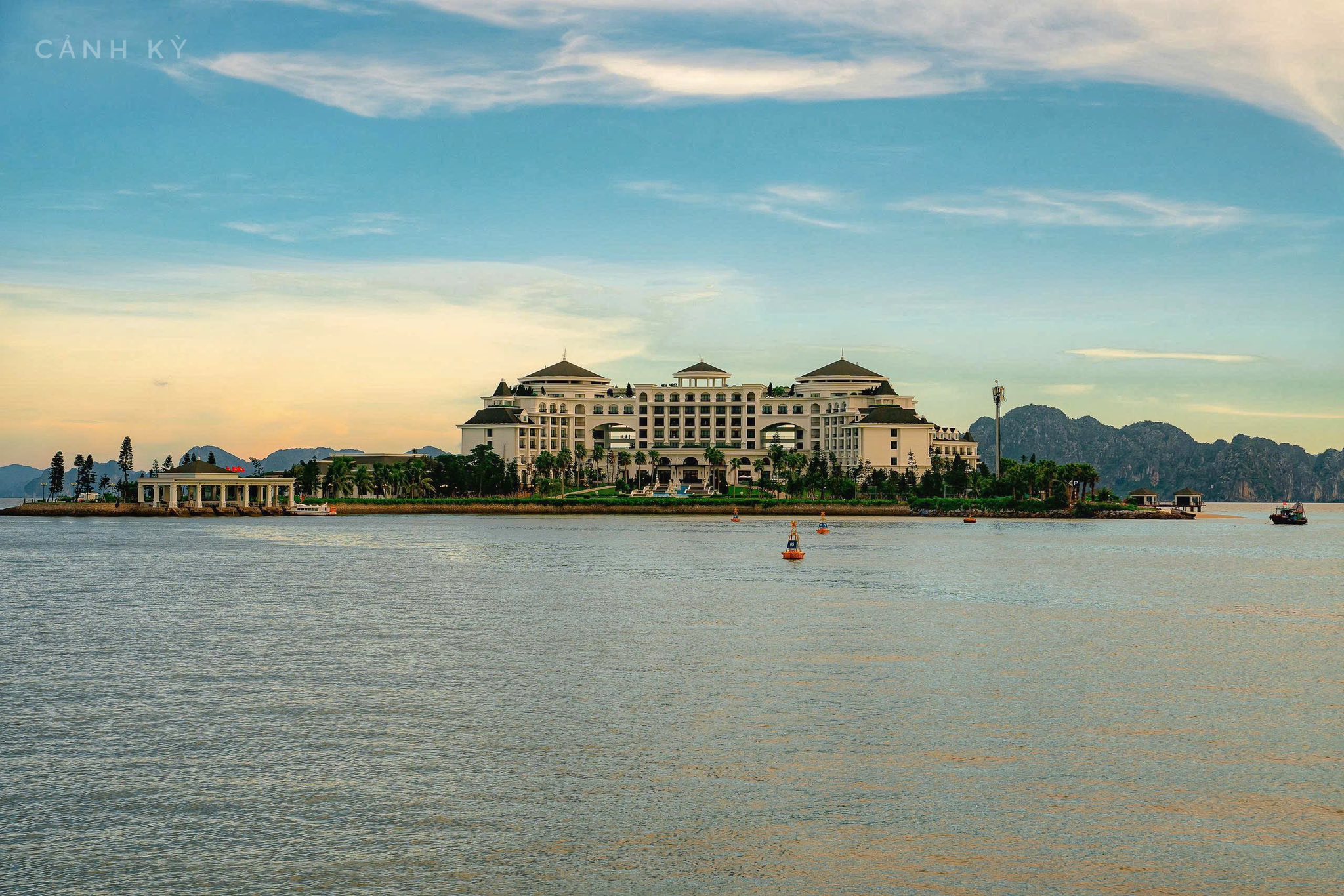 https://cdn.smarttravel.vn/data_files/posts_files/image/202510/08/555907128-1510337336946863-7695745325366591507-n-08102025163621.jpg