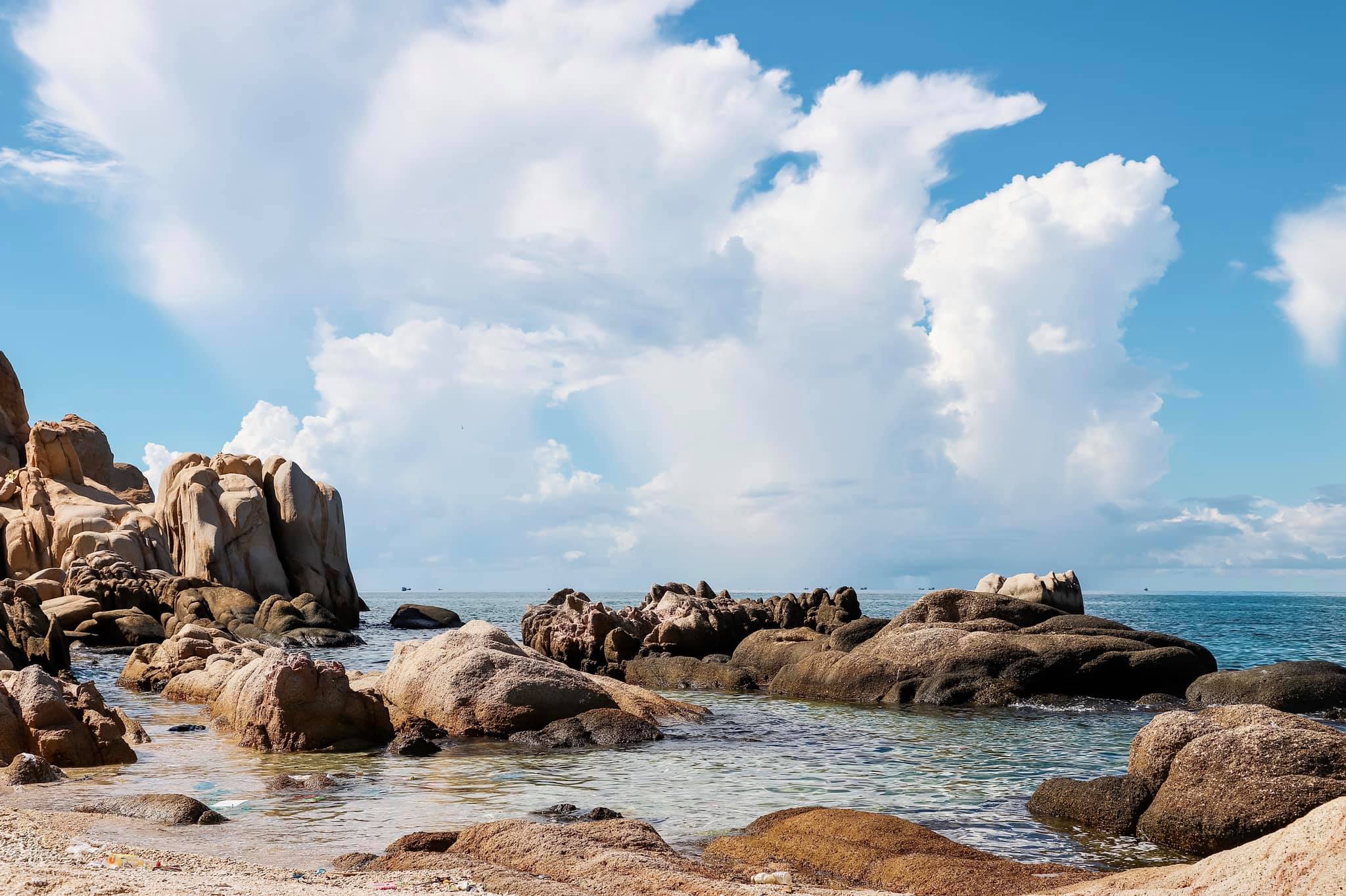 https://cdn.smarttravel.vn/data_files/posts_files/image/202510/15/118140217-3017923411647569-3402611330164334412-n-15102025140401.jpg