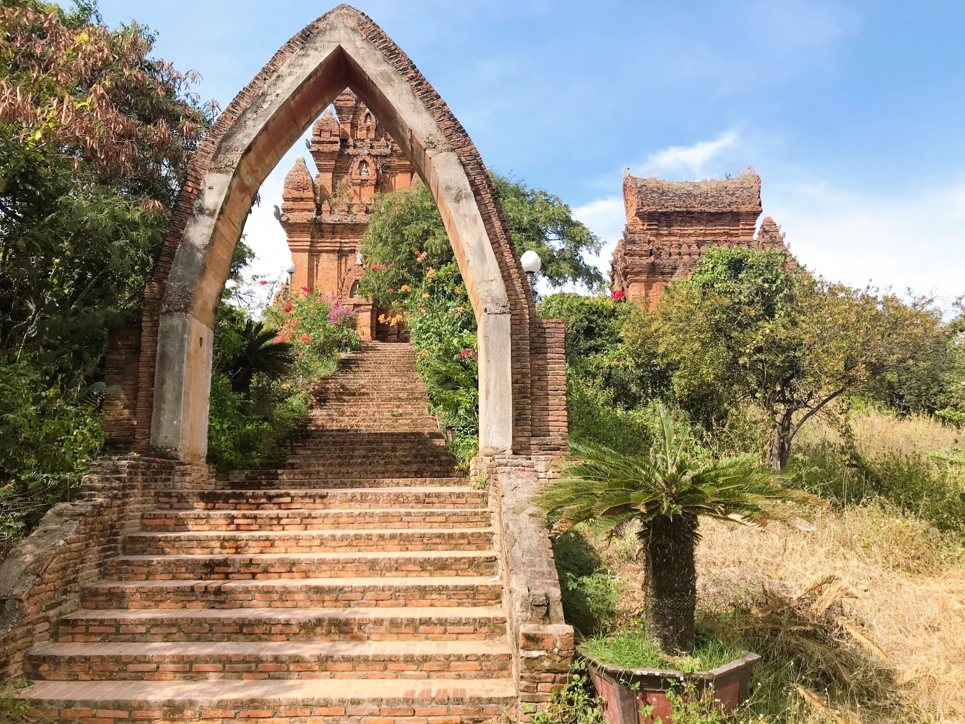 https://cdn.smarttravel.vn/data_files/posts_files/image/202510/15/469322460-1159489099104430-2993630393783325142-n-15102025142130.jpg
