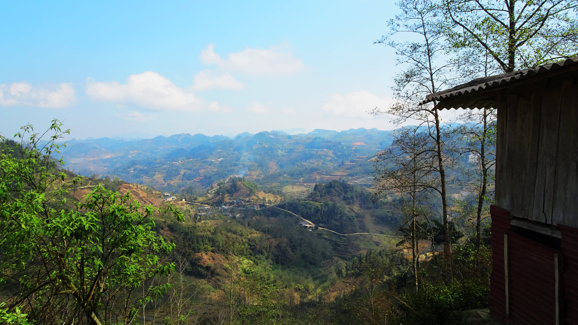 https://cdn.smarttravel.vn/data_files/posts_files/image/202510/15/486370103-24141433522113881-4730740408252093623-n-15102025140044.jpg
