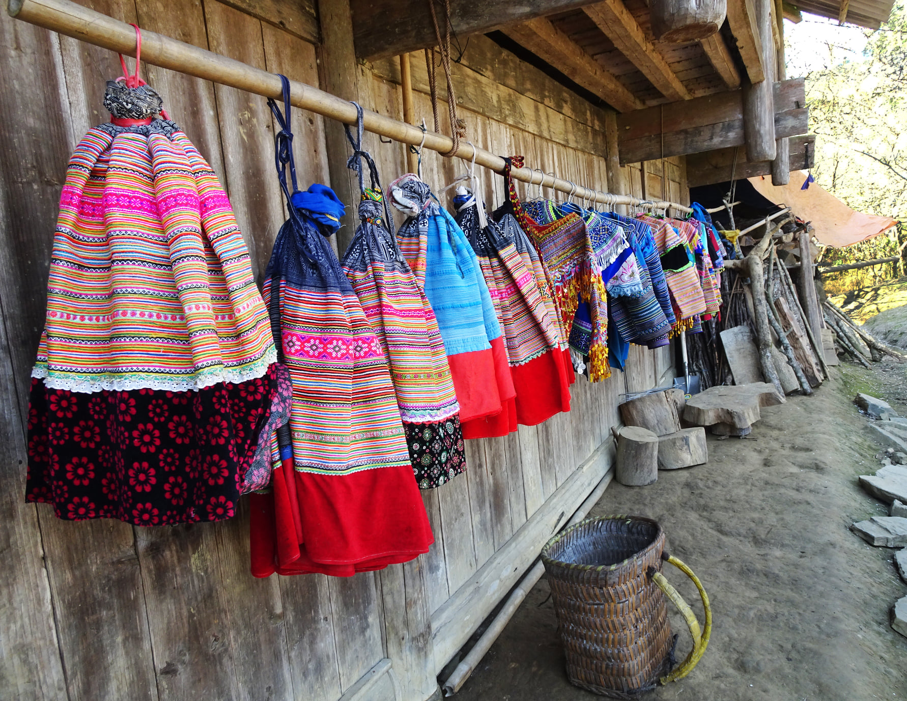 https://cdn.smarttravel.vn/data_files/posts_files/image/202510/15/486514281-24141433815447185-2277671312141292711-n-15102025140045.jpg