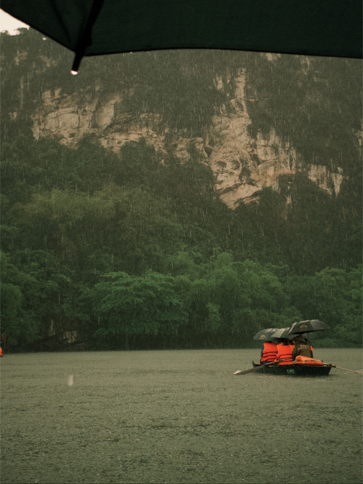 https://cdn.smarttravel.vn/data_files/posts_files/image/202510/15/snaptik-7507150415423622407-5-15102025141937.jpeg