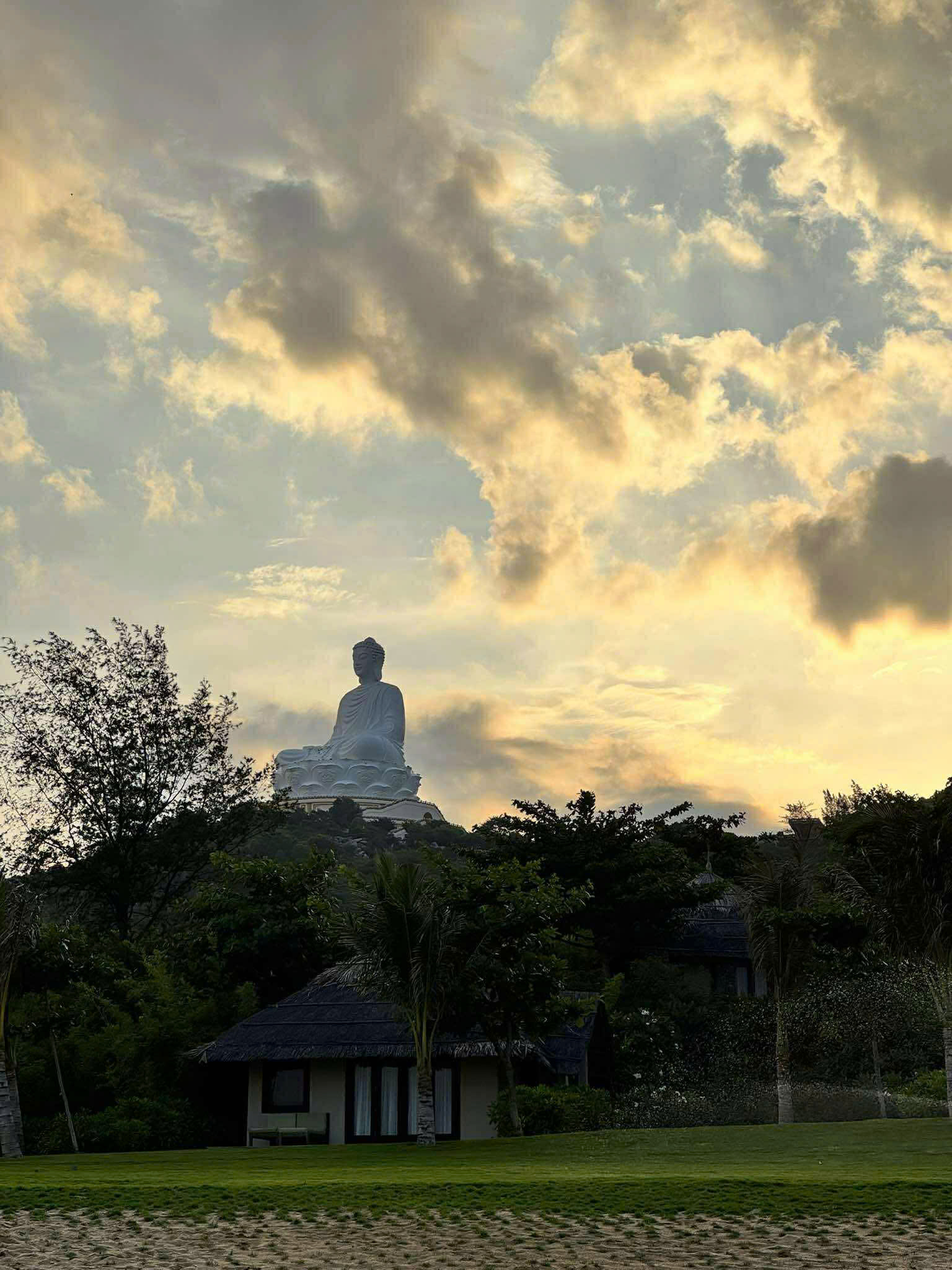 https://cdn.smarttravel.vn/data_files/posts_files/image/202510/15/z7006361161854-94d1168032c2cf774505a21d25135f7e-15102025142345.jpg