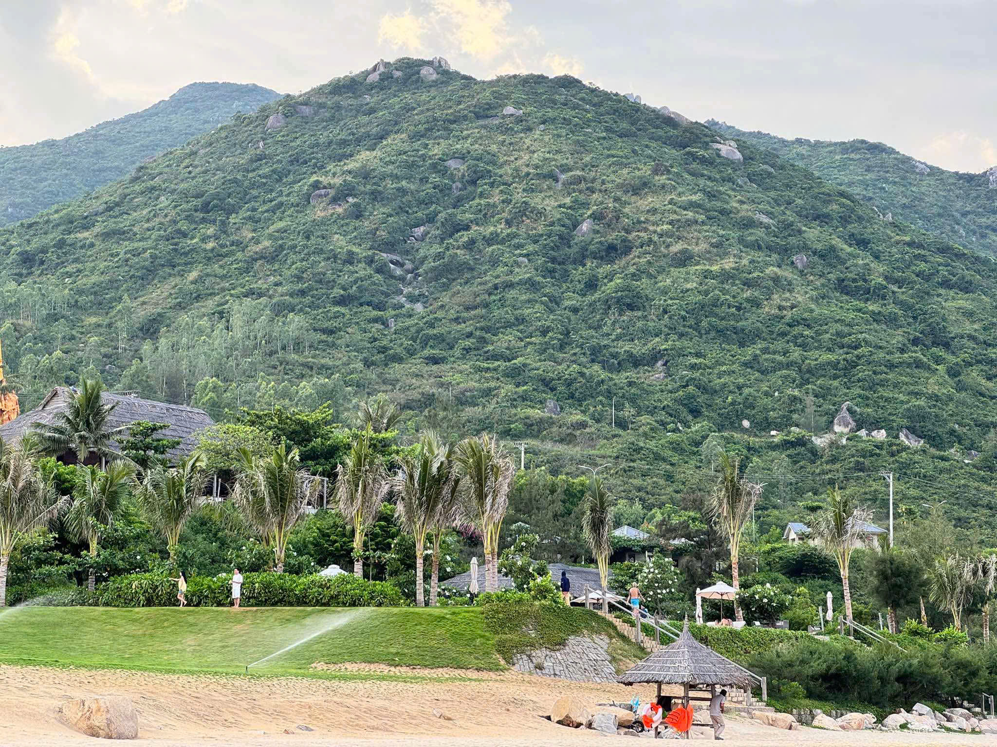 https://cdn.smarttravel.vn/data_files/posts_files/image/202510/15/z7006361169536-088f42b68f10769ec67cb24bfef7cb43-15102025142345.jpg