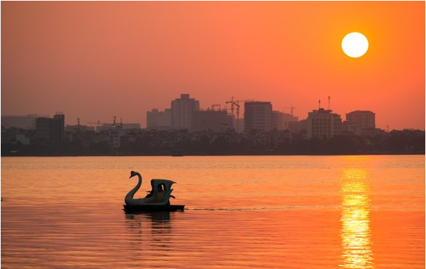 dia-diem-ngam-hoang-hon-o-ha-noi-02-smarttravel