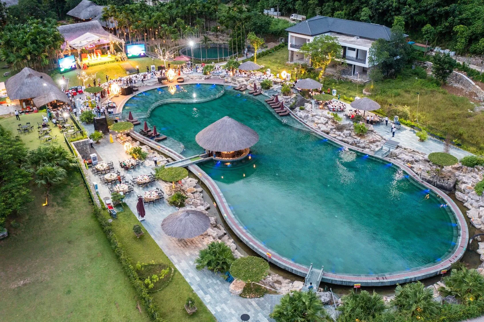 dam-cuoi-du-lịch-04-smarttravel