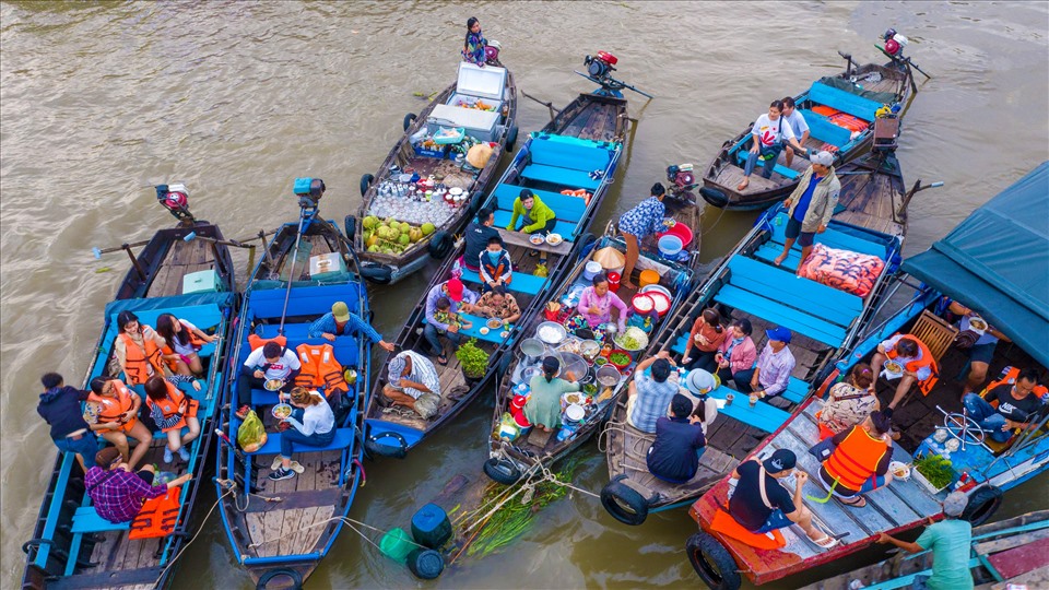 cho-noi-mien-tay-02-smarttravel