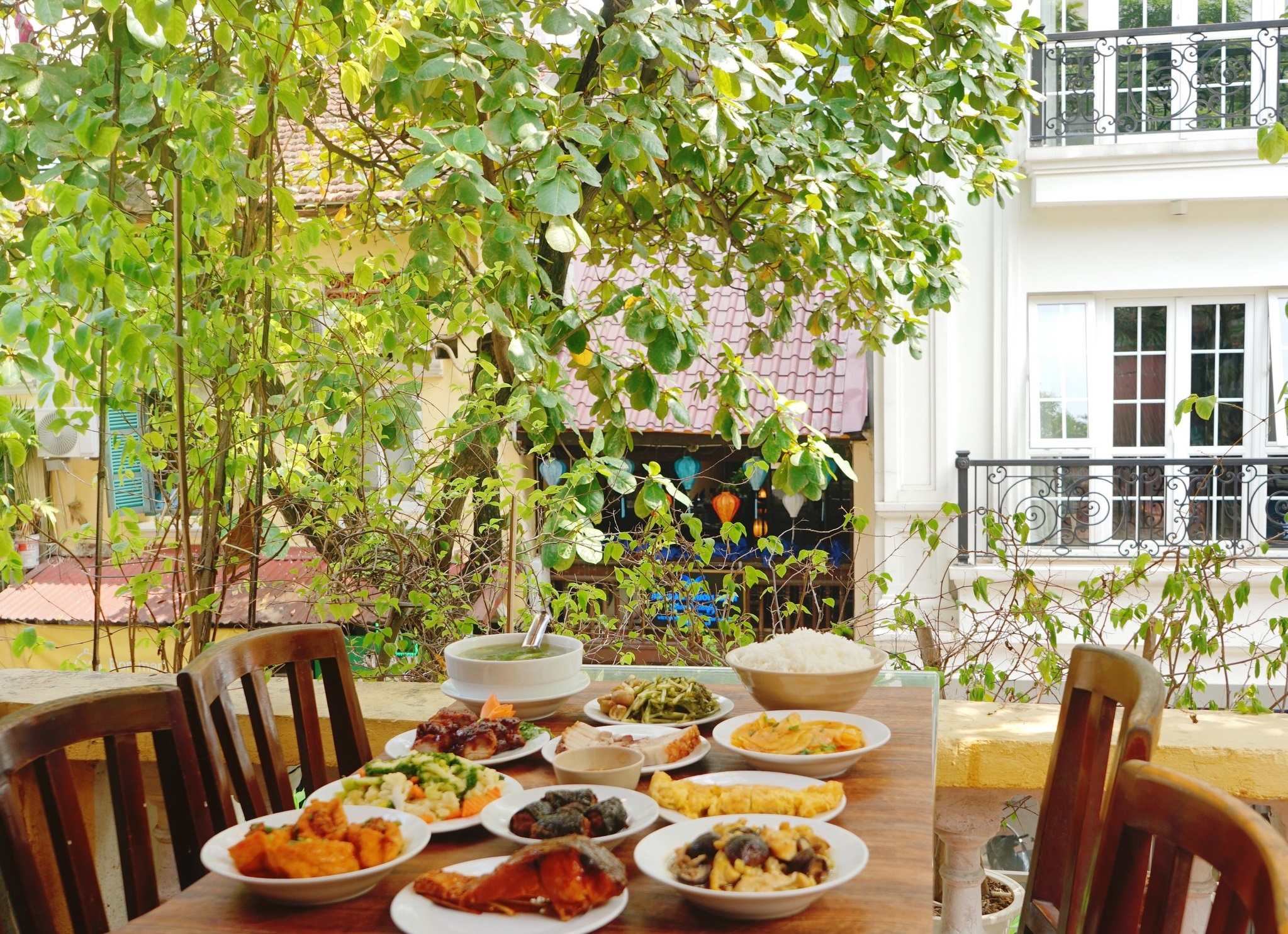 quan-com-gia-dinh-10-smarttravel