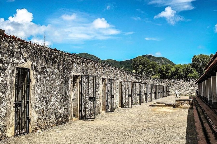 nha-tu-con-dao-01-smarttravel