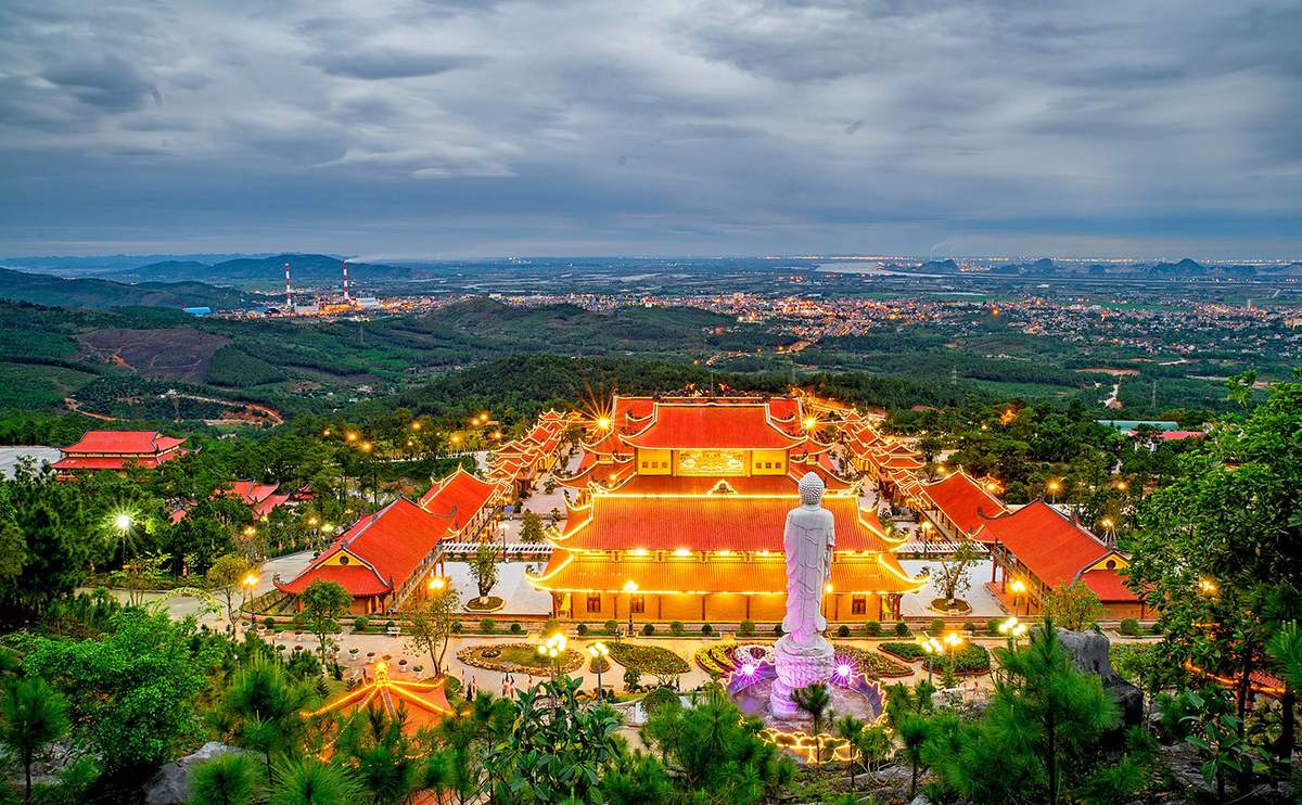 chua-ba-vang-quang-ninh