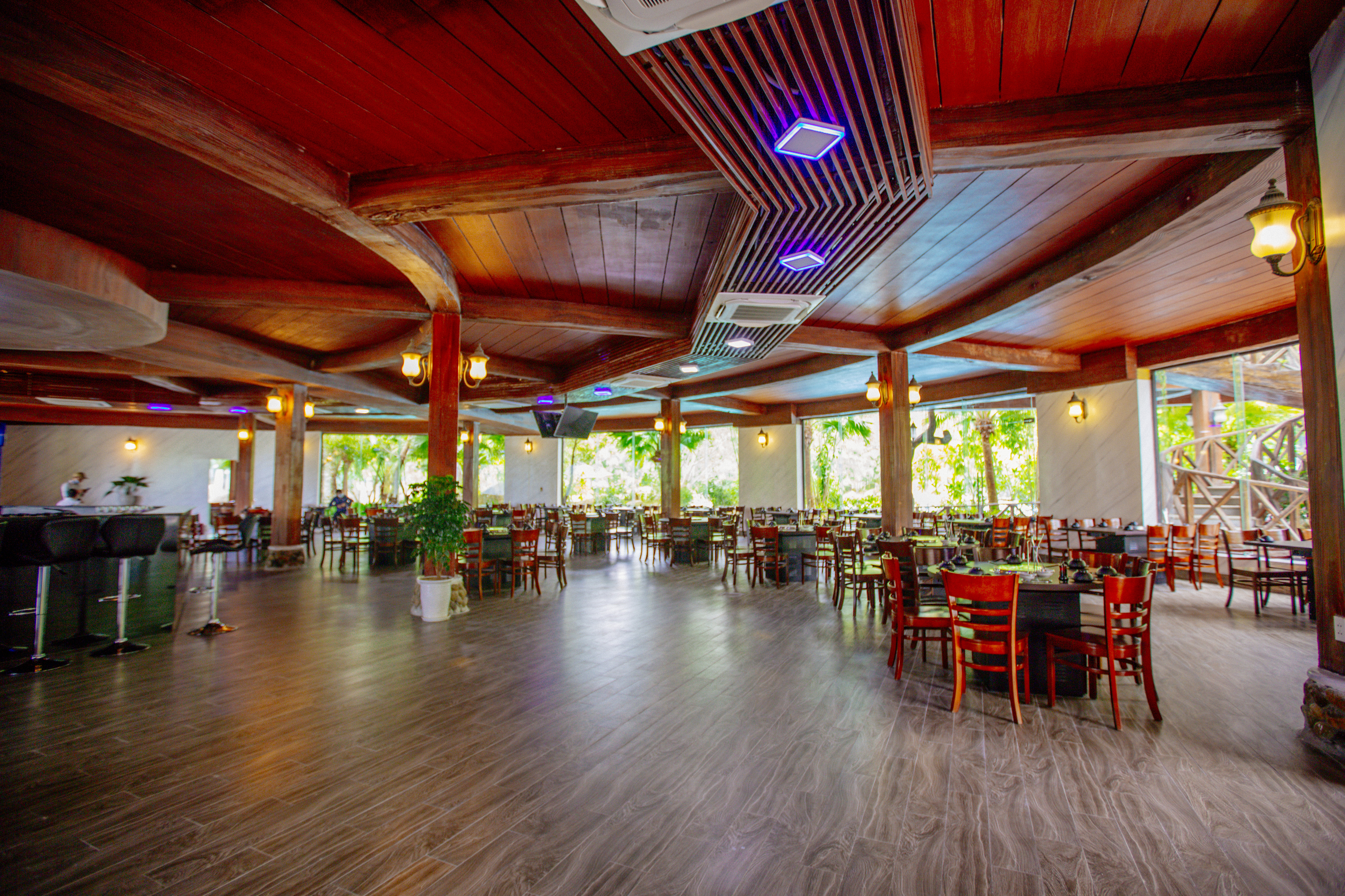 nha-hang-ebisu-onsen-resort