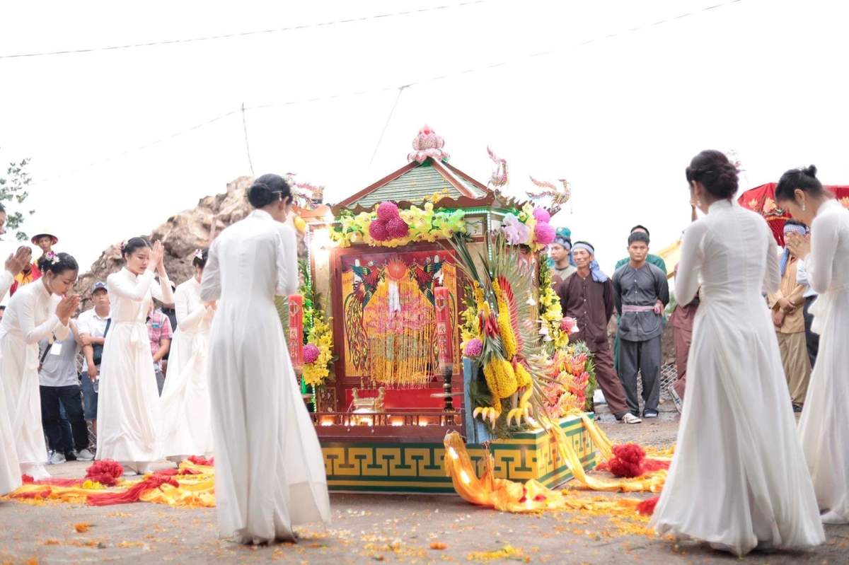 le-hoi-ba-chua-xu-nui-sam-04-smarttravel