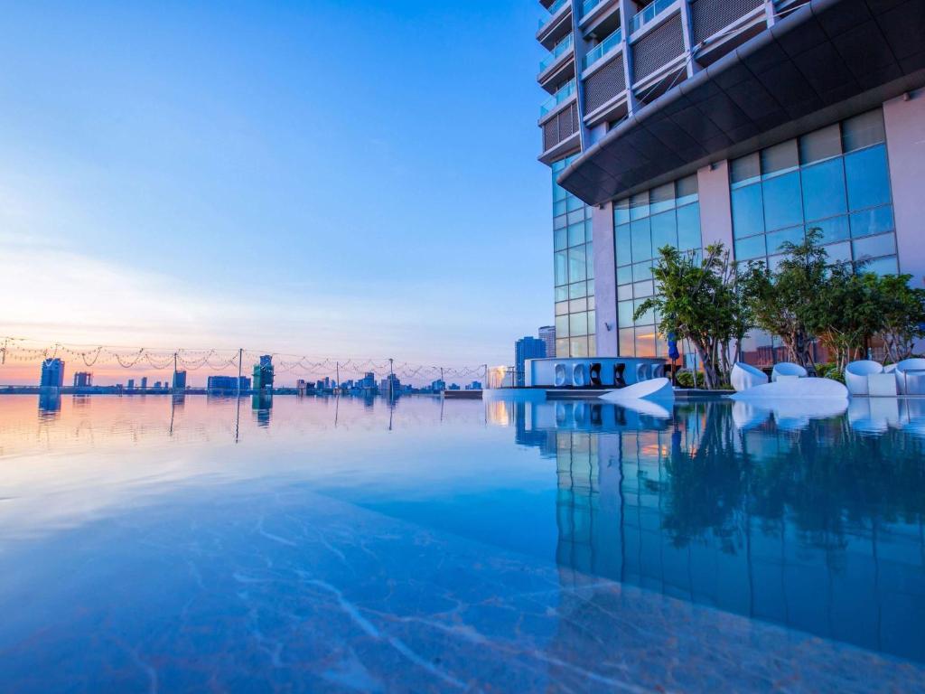 ho-boi-vo-cuc-novotel-da-nang