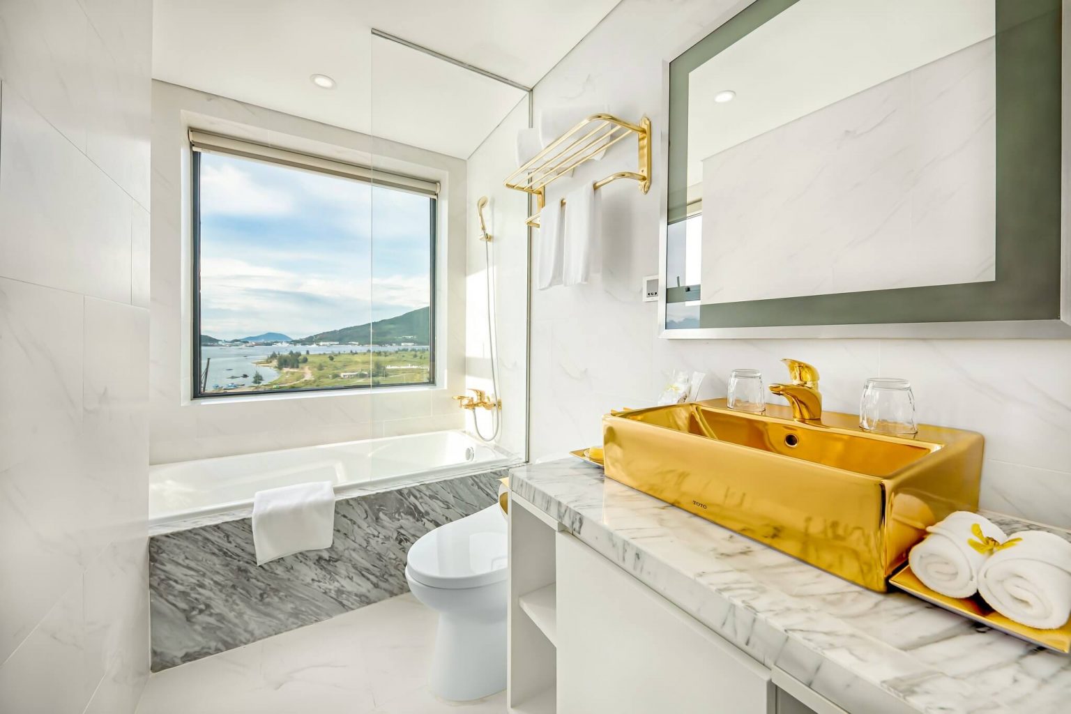 khach-san-5-sao-dat-vang-da-nang-08-smarttravel