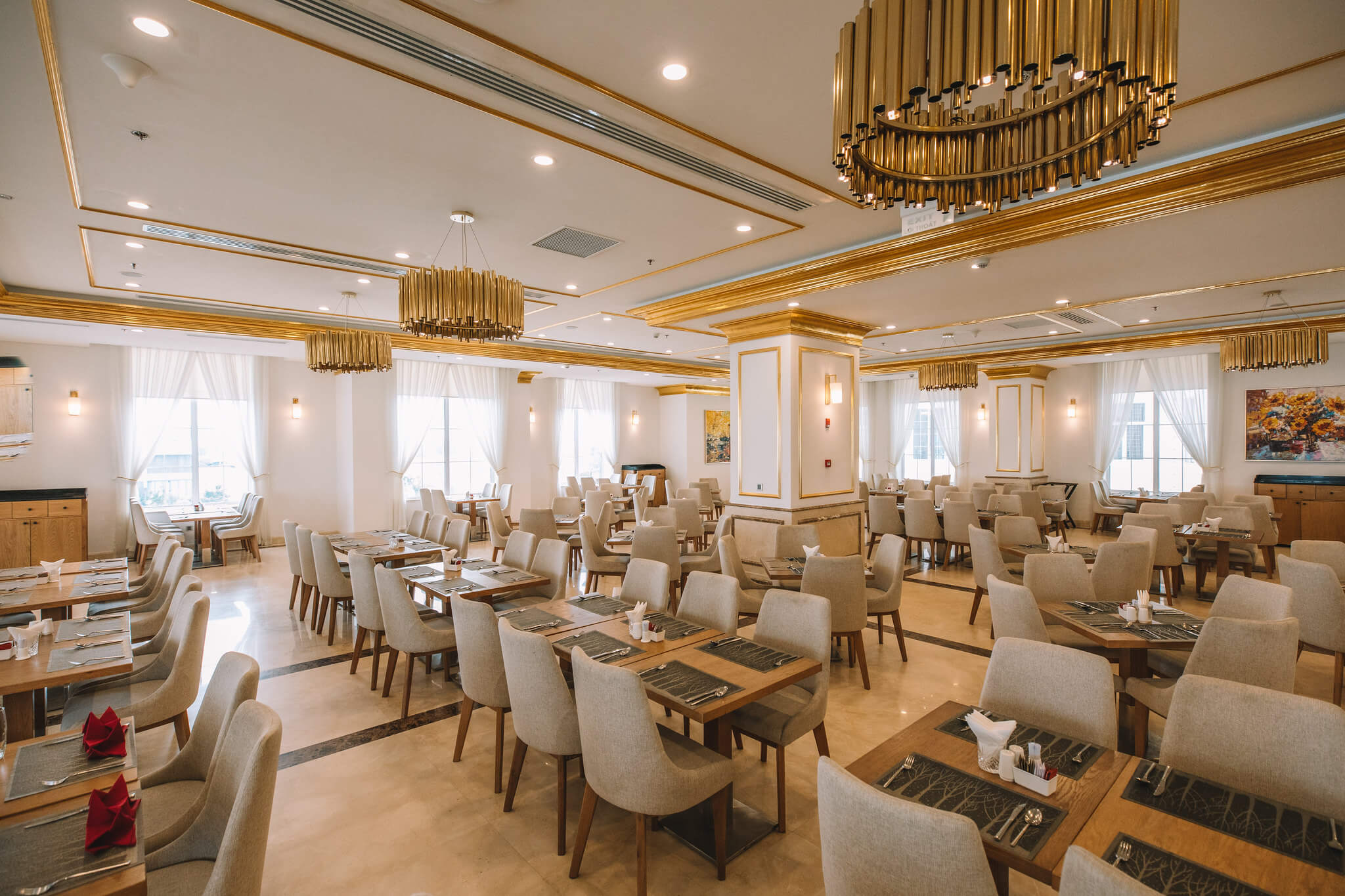 khach-san-5-sao-dat-vang-da-nang-12-smarttravel