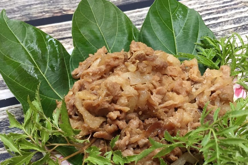 Các công đoạn chế biến nem nướng Hữu Lũng. Ảnh: Sưu tầm
