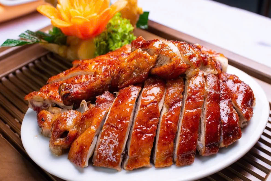 Trình bày ngay ngắn trên đĩa. Ảnh: Sưu tầm