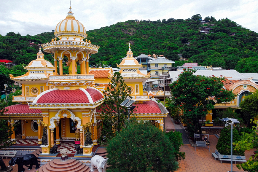 Bình yên mùa Vu Lan tại Tây An Cổ Tự. Ảnh: Sưu tầm