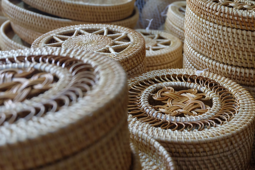 Tham quan làng nghề. Ảnh: Sưu tầm