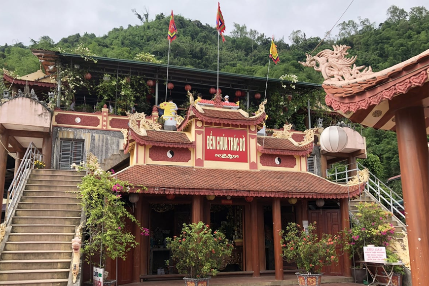 Khám phá kiến trúc đền. Ảnh: Sưu tầm