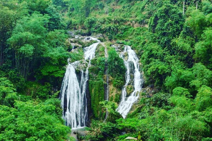 Thác nước nổi bật giữa núi rừng. Ảnh: Sưu tầm