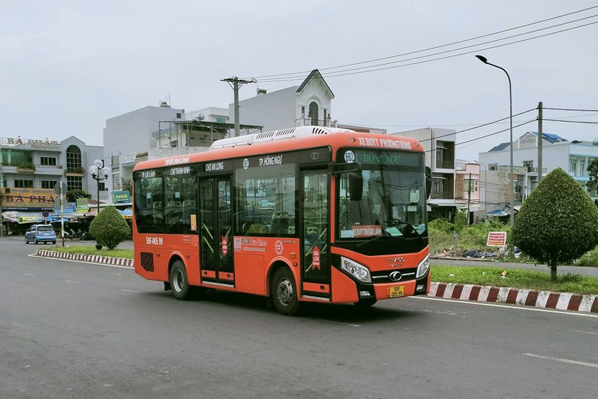 Phương tiện di chuyển tới Đồng Tháp phổ biến. Ảnh: Sưu tầm