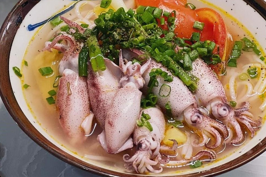 Nên thưởng thức bún mực vào lúc nào. Ảnh: Sưu tầm