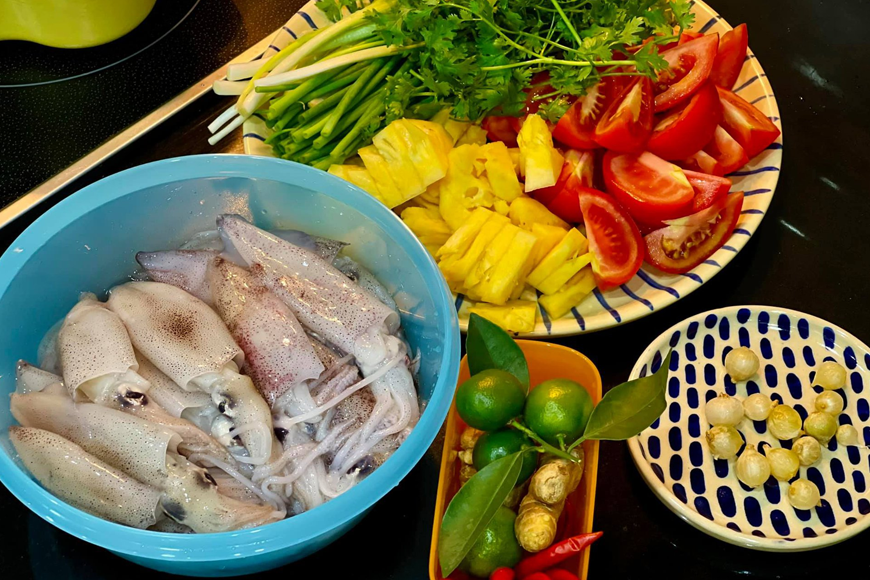 Lựa chọn nguyên liệu cẩn thận, tươi ngon. Ảnh: Sưu tầm