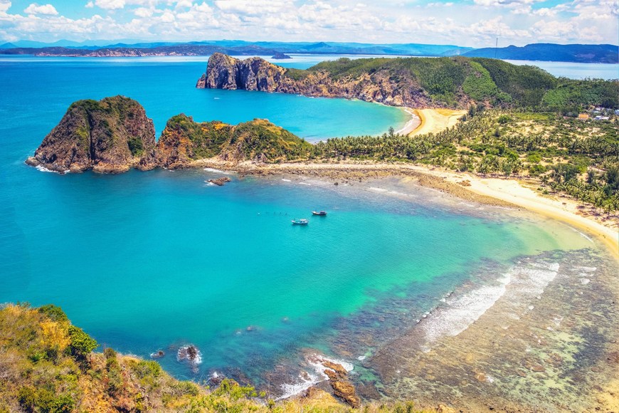 Nước biển trong vắt cùng hệ sinh thái đại dương đa dạng. Ảnh: Sưu tầm