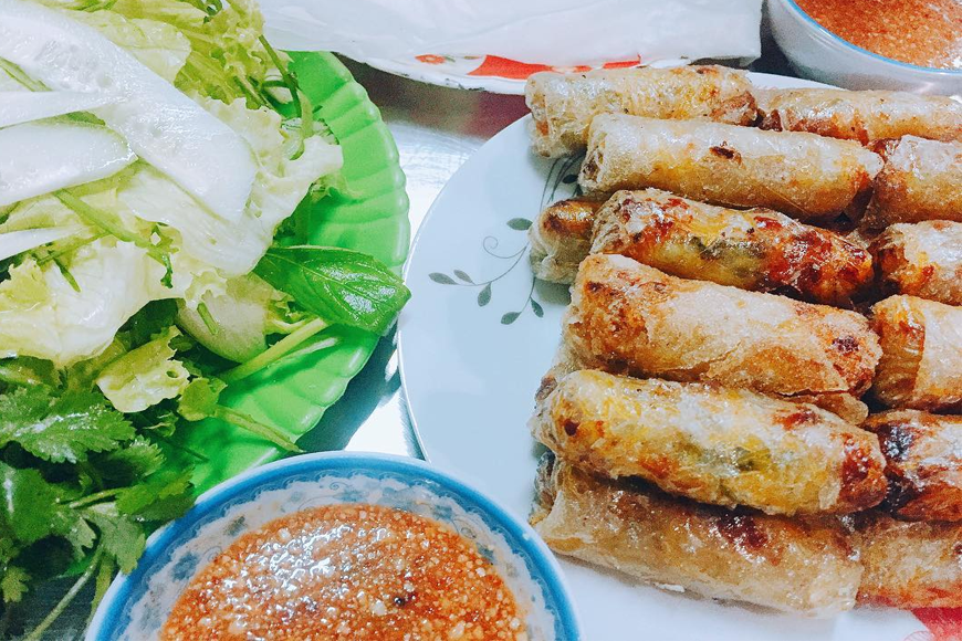 Thưởng thức món ăn đúng cách. Ảnh: Sưu tầm