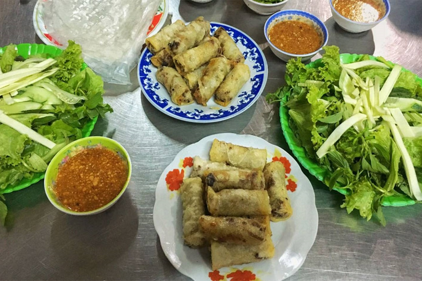 Địa điểm thưởng thức chả dông chuẩn vị. Ảnh: Sưu tầm