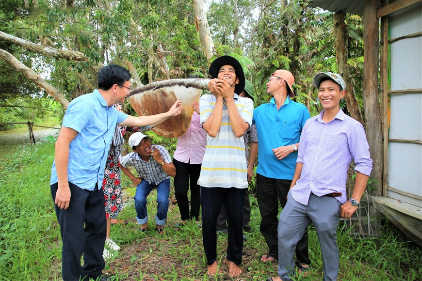 Trải nghiệm gác kèo ong. Ảnh: Sưu tầm
