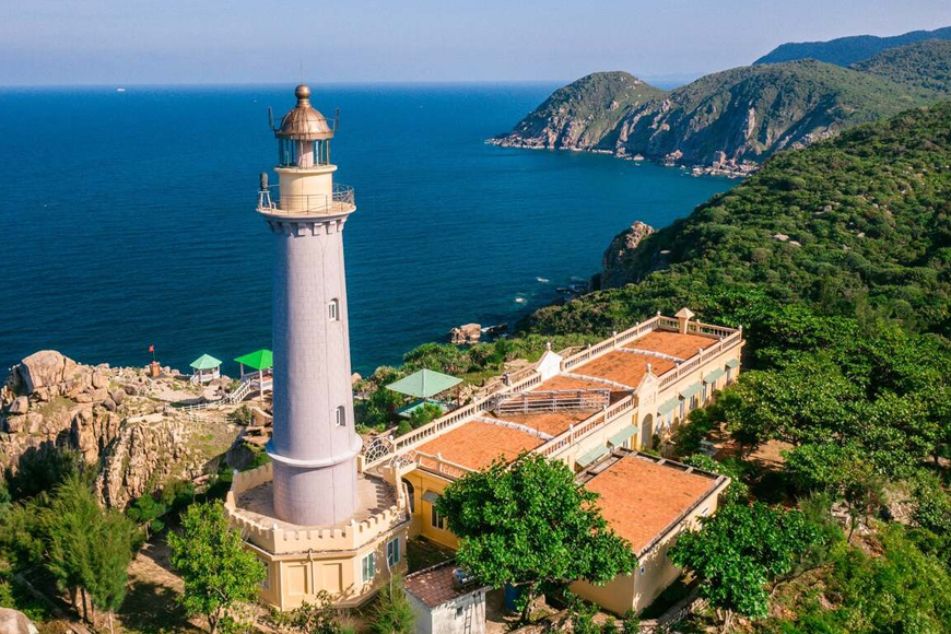 Khám phá hải đăng Đại Lãnh. Ảnh: Sưu tầm