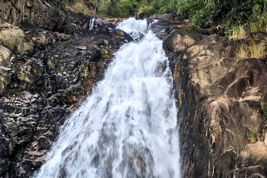 Những trải nghiệm đáng nhớ tại thác Chín Tầng. Ảnh: Sưu tầm