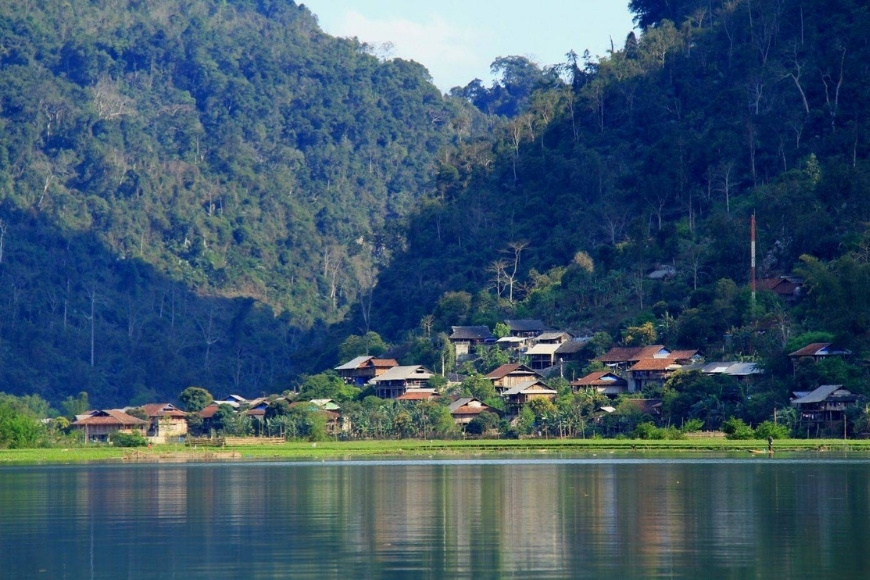 Một số lưu ý khi khám phá các bản làng ven hồ bằng xe đạp. Ảnh: Sưu tầm