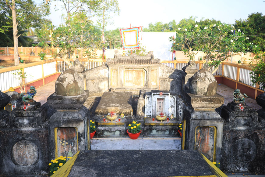 lang mo thong che dieu bat