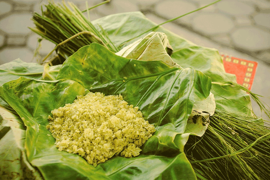 Thưởng thức thức quà mùa thu Hà Nội. Ảnh: Sưu tầm