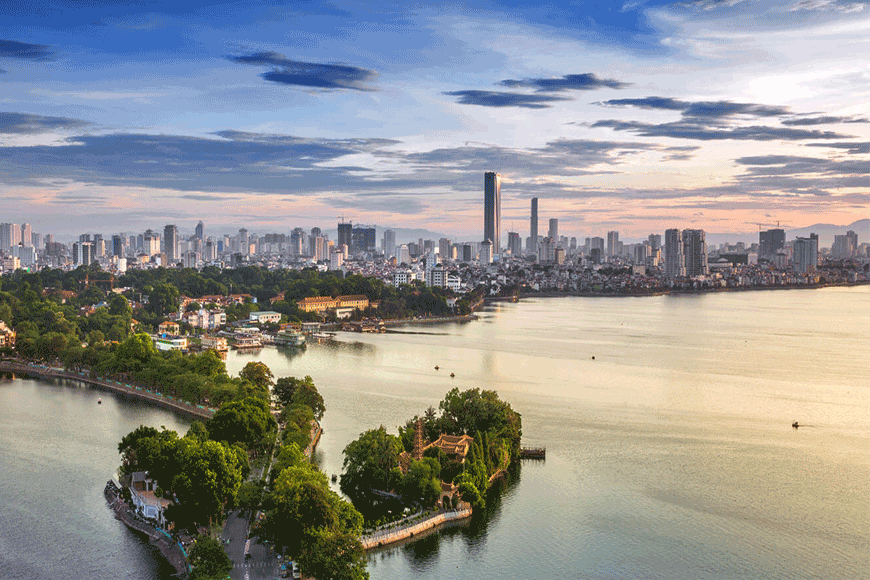 Hồ Tây yên bình trong những ngày thu sang. Ảnh: Sưu tầm