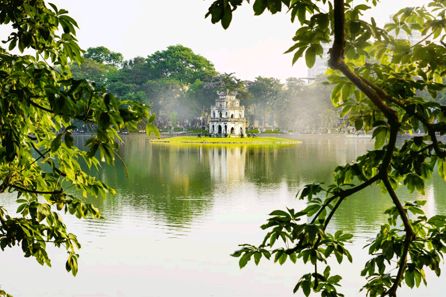 Không gian trong lành giữa trời thu Hà Nội. Ảnh: Sưu tầm