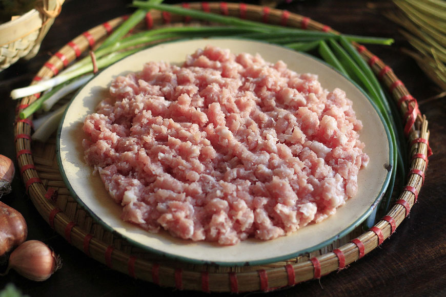 Các bước làm chả cuốn lá bưởi