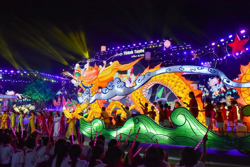 Hội Rước đèn Trung thu Tuyên Quang