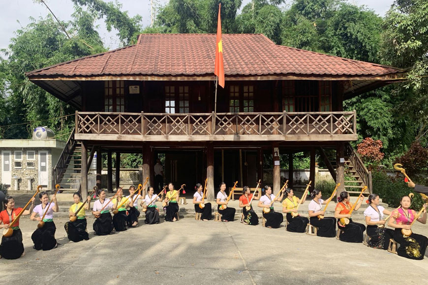 nhà sàn dân tộc Thái