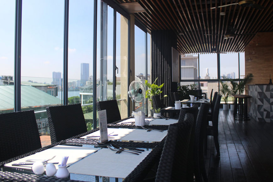 nha hang view ho tay