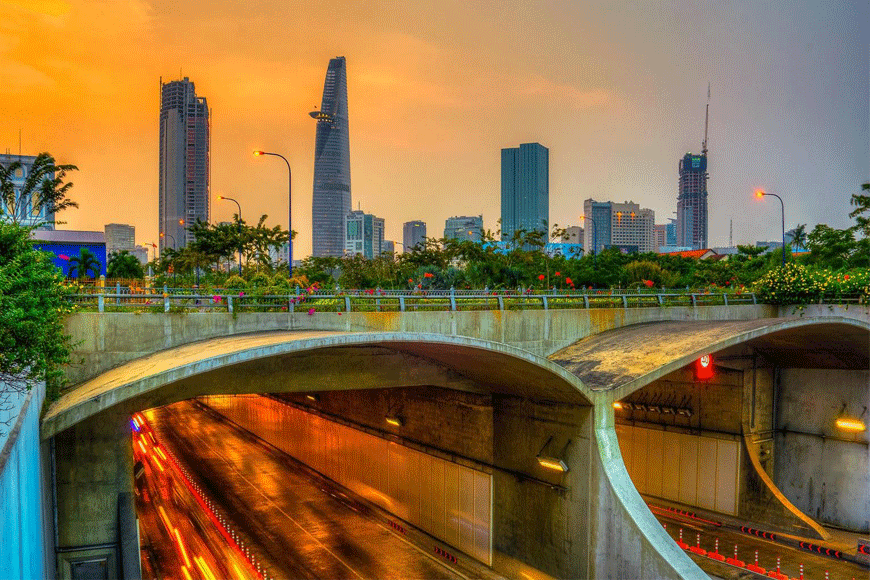 Trải nghiệm băng qua Hầm Thủ Thiêm sang bên kia thành phố. Ảnh: sưu tầm