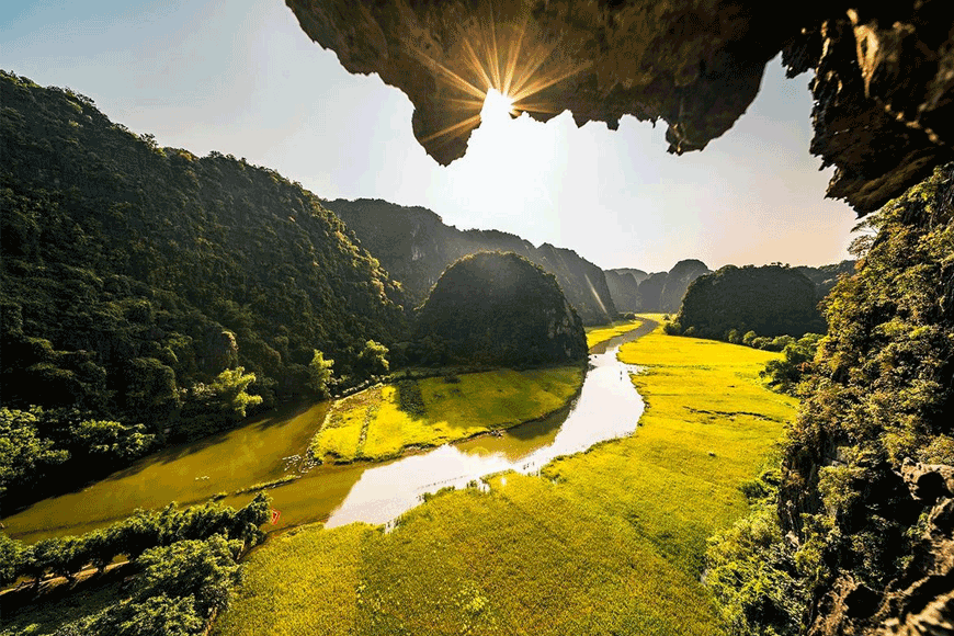 Không ngôn từ nào đủ để khắc họa vẻ đẹp tại Tam Cốc Bích Động. Ảnh: sưu tầm