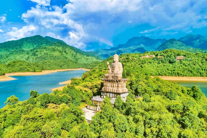 Điểm đến tham quan, du lịch tâm linh lý tưởng cho du khách. Ảnh: sưu tầm