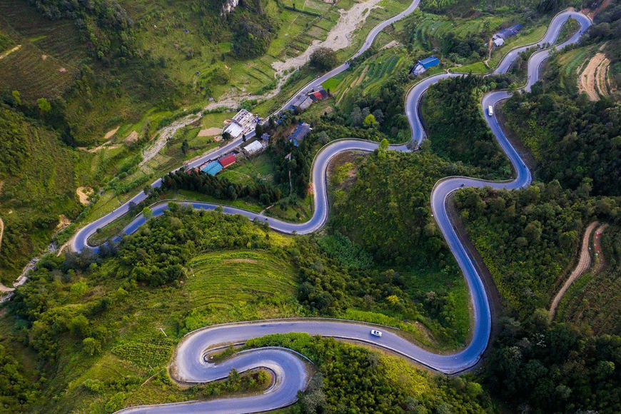 Chinh phục một trong tứ đại đỉnh đèo Việt Nam. Ảnh: sưu tầm