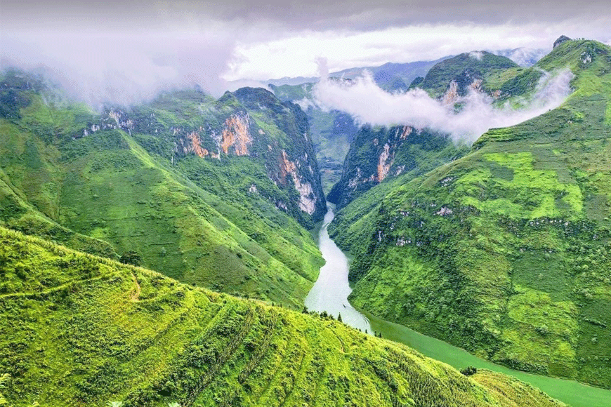 Sông Nho Quế nhìn từ trên cao. Ảnh: sưu tầm